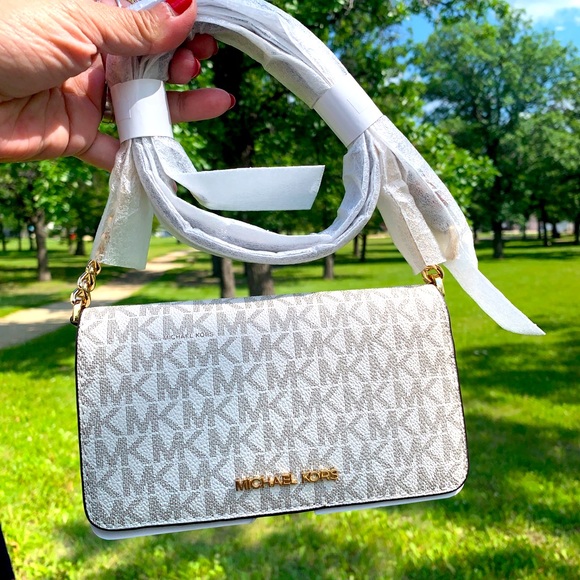 SALE ⬇️⬇️⬇️   BNWT MICHAEL KORS MEDIUM CHAIN WALLET CROSSBODY - Picture 1 of 7